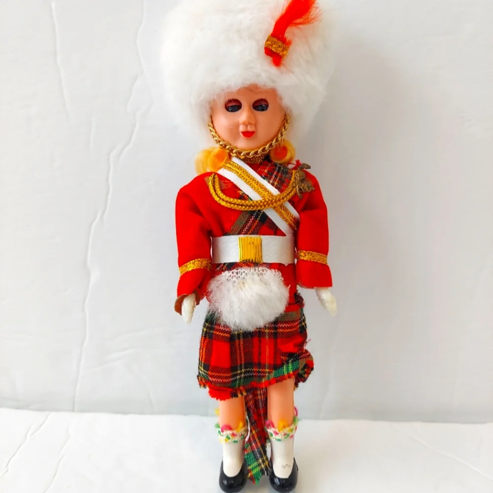 Royal Guard Doll - Picture 1 of 7